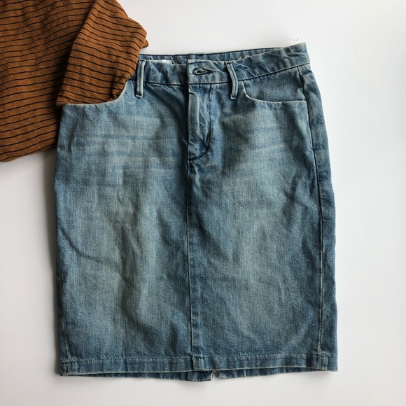 GAP Dresses & Skirts - Gap light wash denim skirt